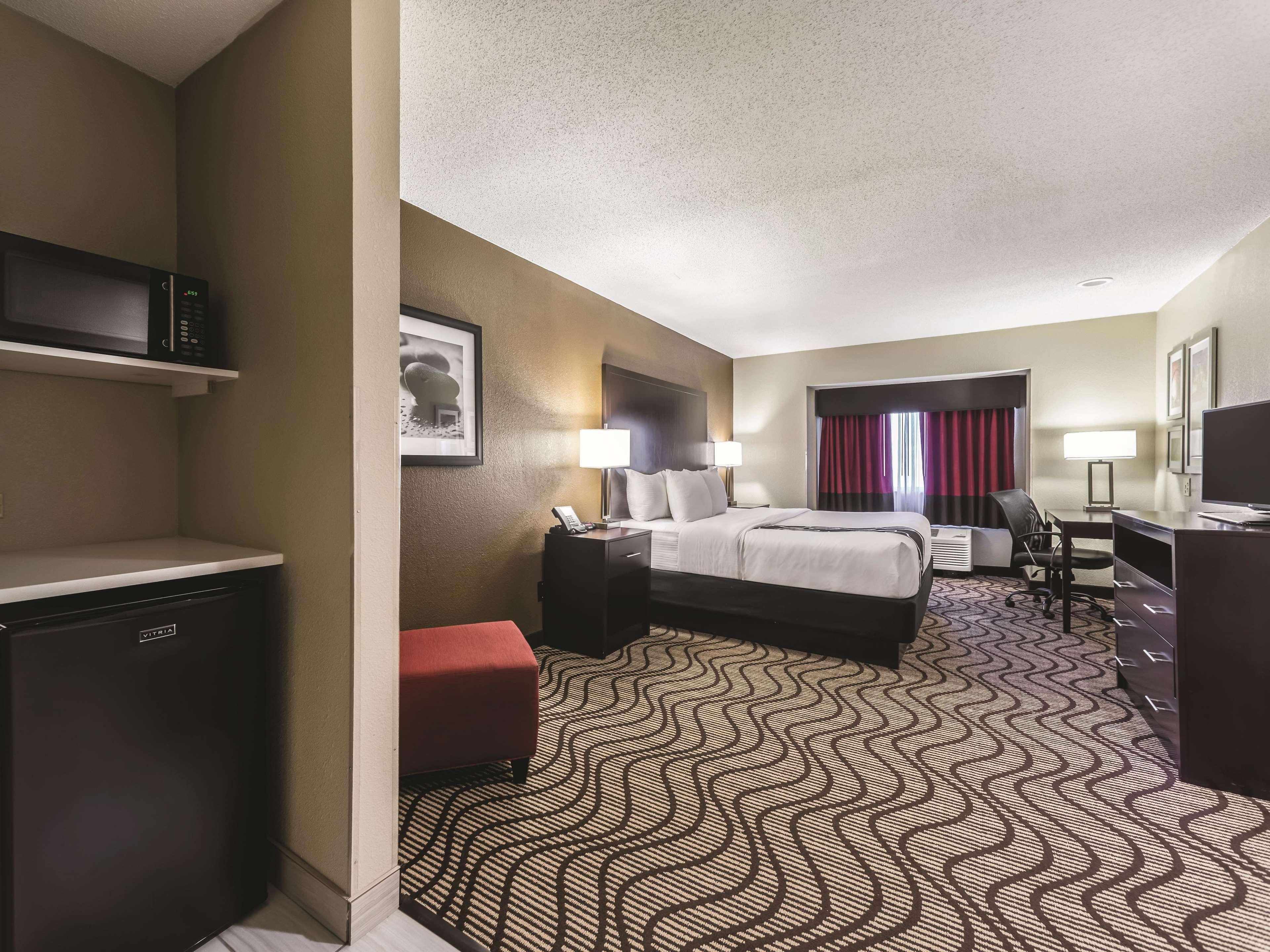 La Quinta By Wyndham Collinsville - St. Louis Exterior photo